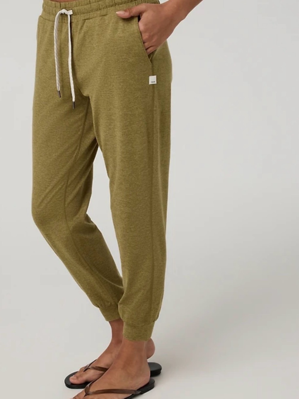 Vuori (Color: Saguro) Jogger Pants
